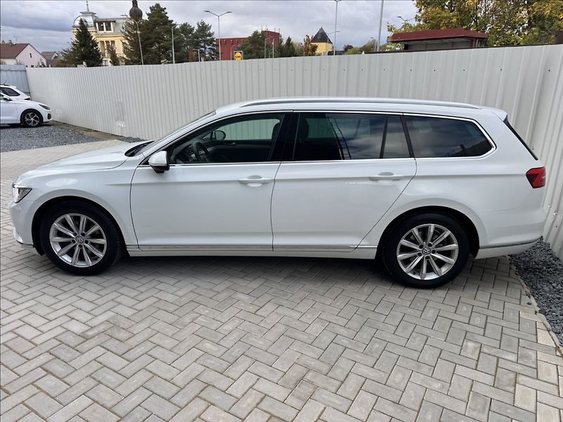 Volkswagen Passat 2,0 TDI HIGHLINE DPH 1.maj ČR - fotka 4 z 50