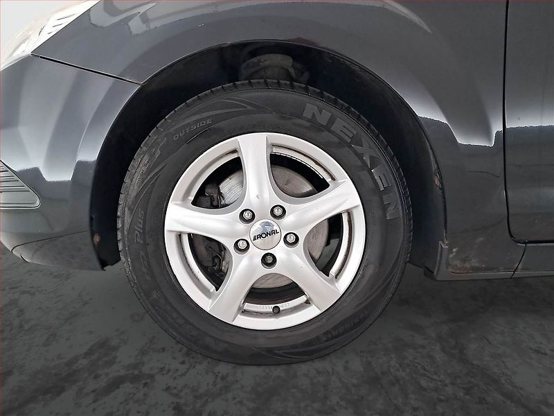 Ford Focus (2009) 1.6 i, nová STK, zamluveno - fotka 14 z 15