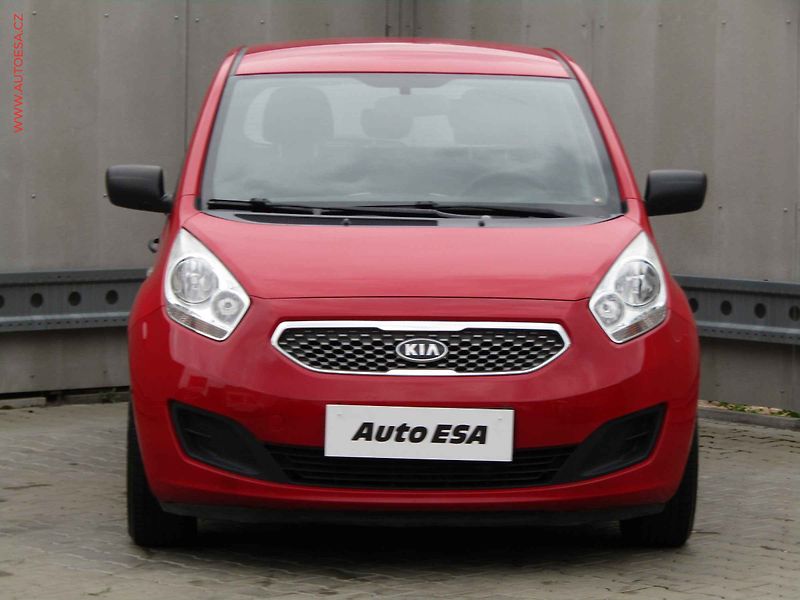 Kia Venga (2010) 1.4 CRDi, AC, park.asist - fotka 2 z 15