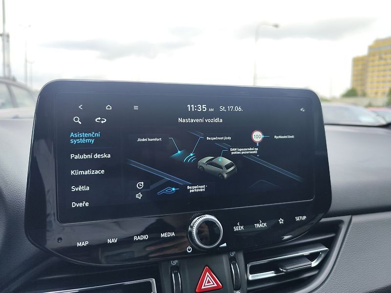 Hyundai i30 1.5 T-GDi/103 N-Line DCT MHEV - fotka 17 z 32