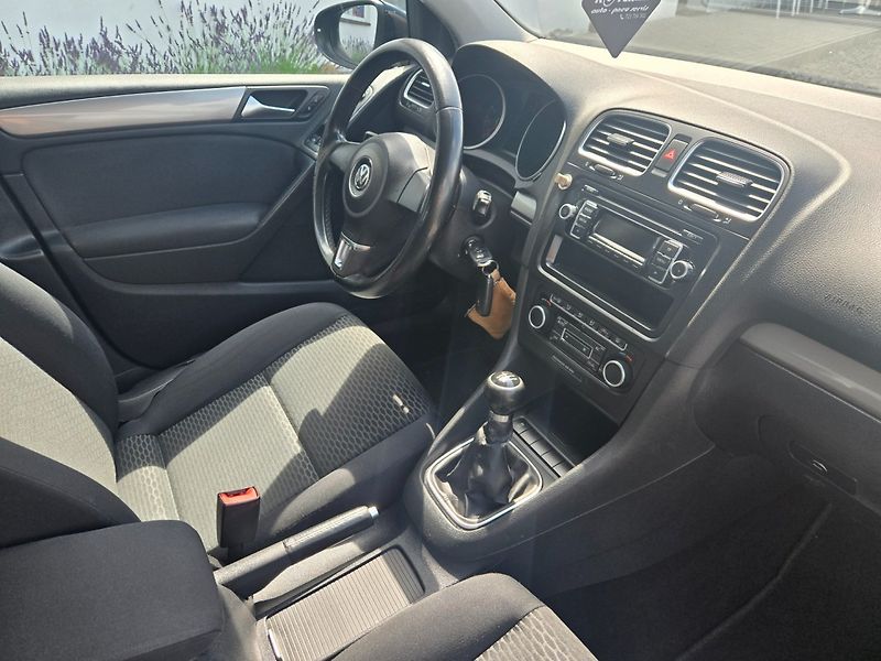 Volkswagen Golf (2011) 1.2 TSI - fotka 16 z 18
