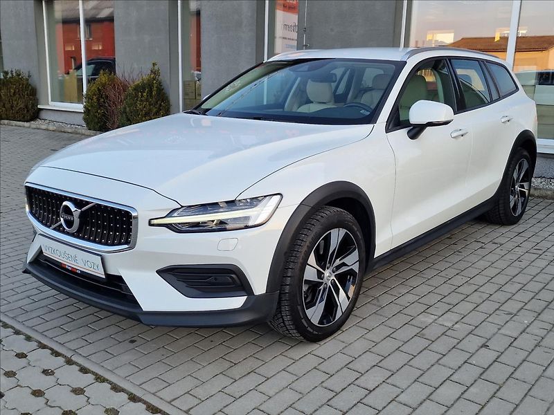 Volvo V60 D4 Cross Country AWD,ČR,1.Maj - fotka 5 z 50