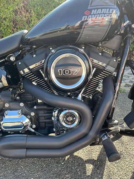 Harley-Davidson FLSB Softail Sport Glide (2021) - fotka 10 z 13