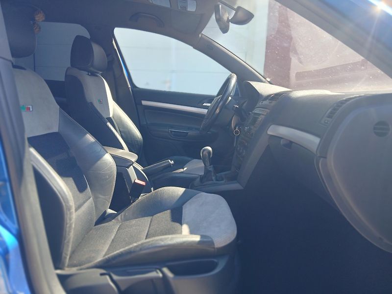 Škoda Octavia 2.0 TFSi RS combi - fotka 16 z 34