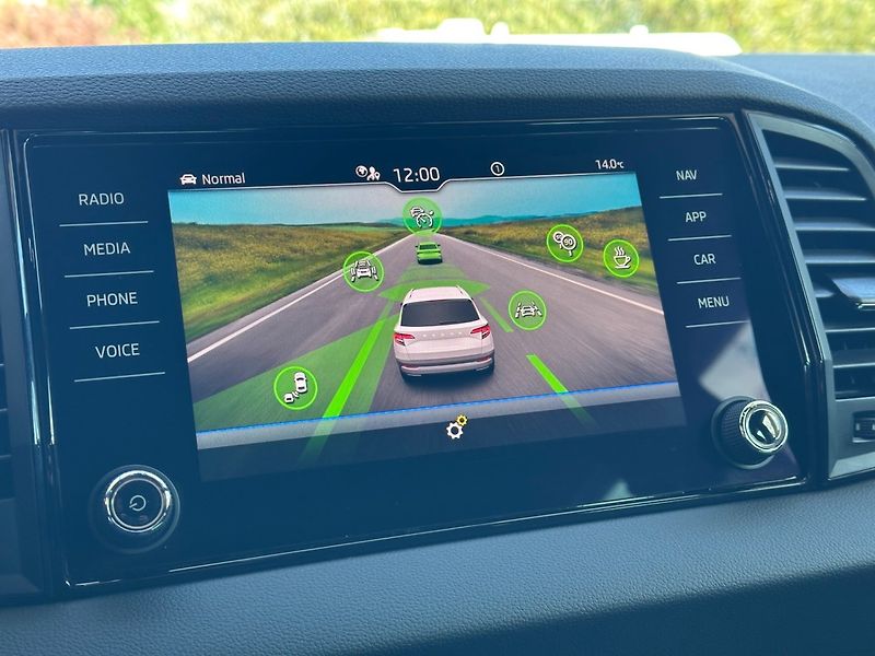 Škoda Karoq (2021) 1.5TSi SPORTLINE, VIRTUAL. - fotka 14 z 26