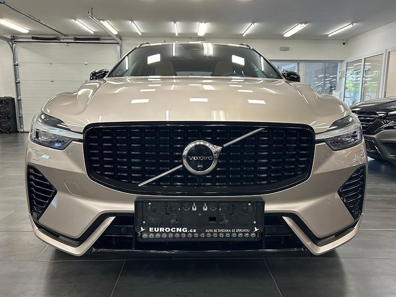 Volvo XC60 (2023) T8 AWD Ultimate+ DARK záruka - fotka 3 z 31