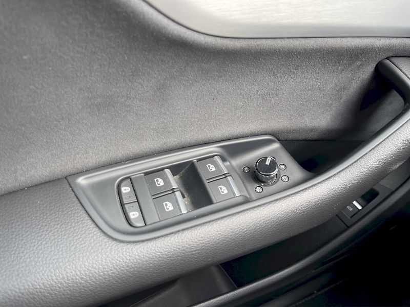 Audi Q8 (2023) 50 TDI 210 kW Quattro S-Line T - fotka 22 z 35