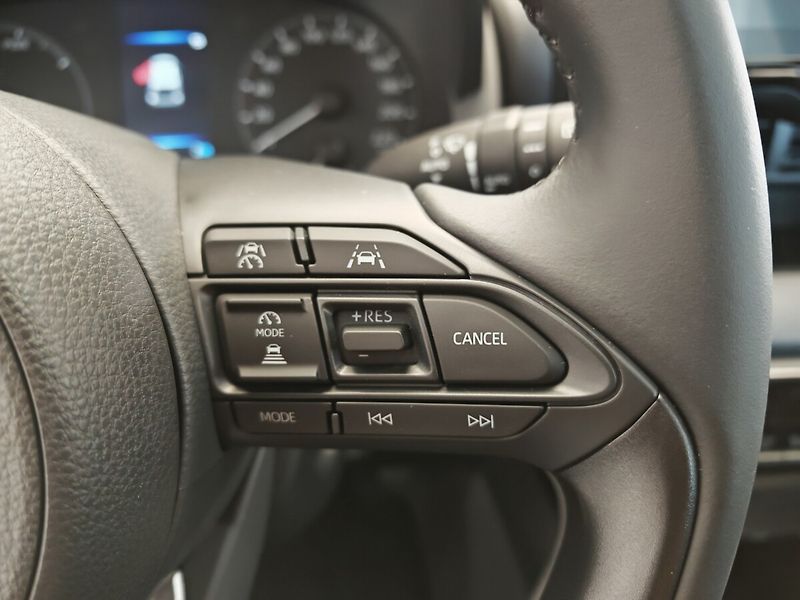 Toyota Yaris 1.5 Hybrid Comfort - fotka 12 z 28