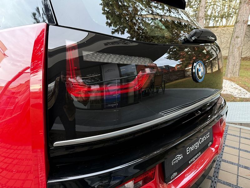 BMW i3 i3S, 120 Ah, Kamera, Panorama - fotka 8 z 28