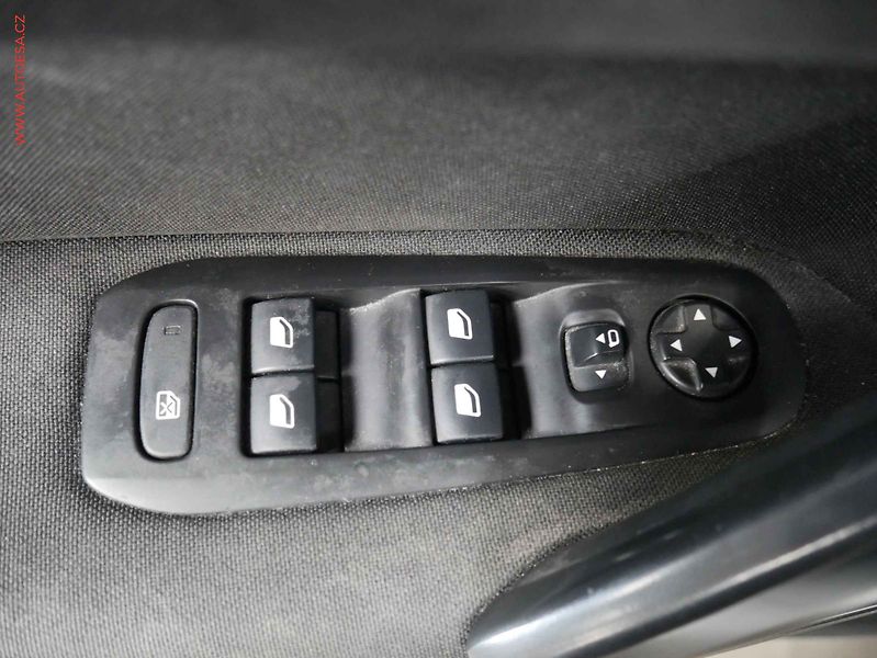 Peugeot 308 (2020) 1.5HDi, ČR, AC, tempo - fotka 17 z 17
