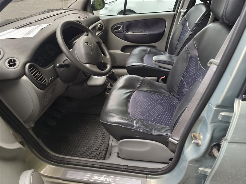 Renault Mégane 1,6 i  Scenic - fotka 5 z 7