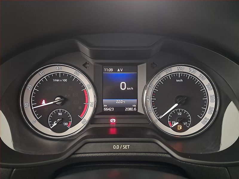 Škoda Octavia (2018) Style 1.4 TSI, Navi, Bi-Xenony - fotka 11 z 17