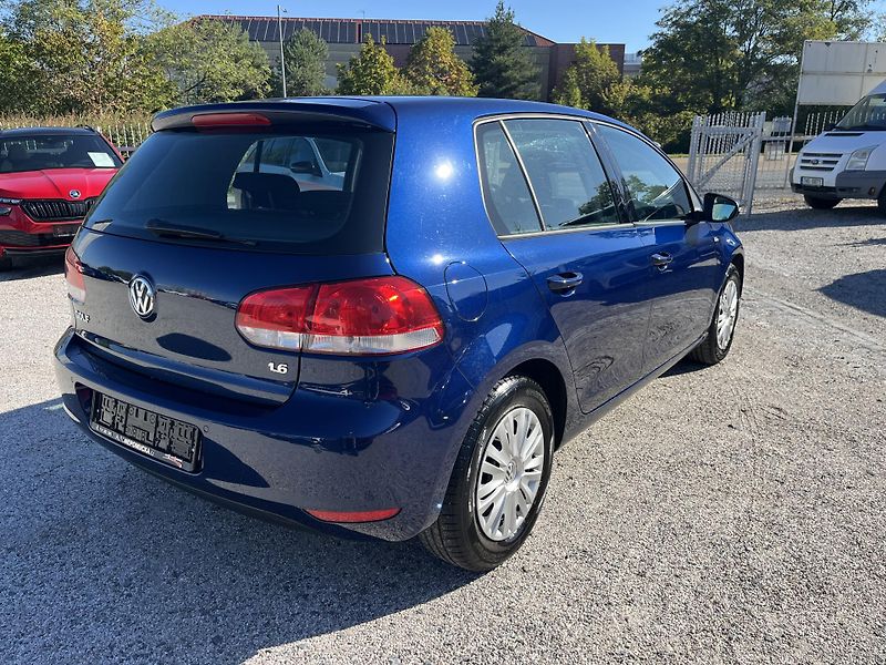 Volkswagen Golf (2009) 1.6 16v 75kw 1.Majitel Klima - fotka 7 z 10
