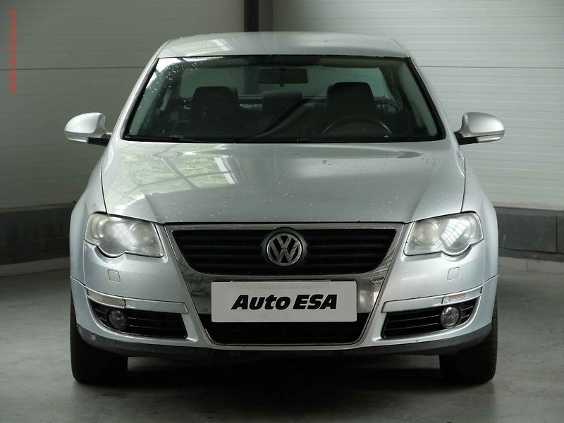 Volkswagen Passat (2008) 2.0TDi, ČR, AC, tempo - fotka 2 z 18