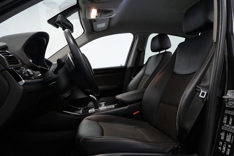BMW X4 - fotka 11 z 23