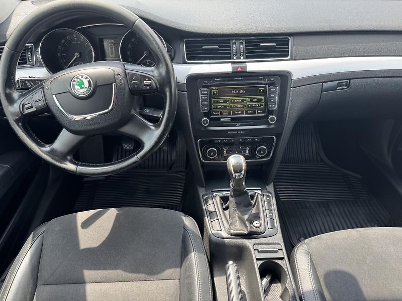 Škoda Superb 2,0TDi 4x4 KOMBI - fotka 13 z 24