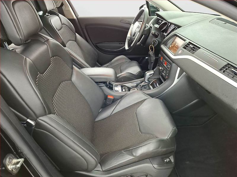 Citroën C5 (2014) 2.2 HDI, 4X4, Automat, Navi - fotka 9 z 15