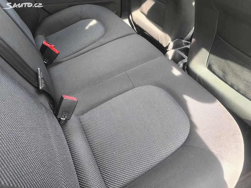 Škoda Fabia 1,4i,KLIMA,PĚKNÁ,SERVISKA,TZ - fotka 8 z 17
