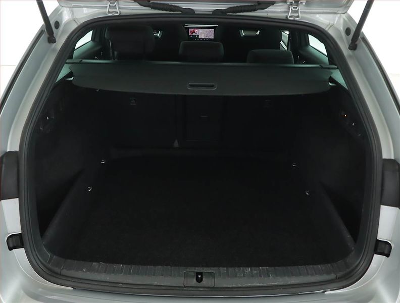 Škoda Octavia (2023) 2.0 TDI - fotka 14 z 17
