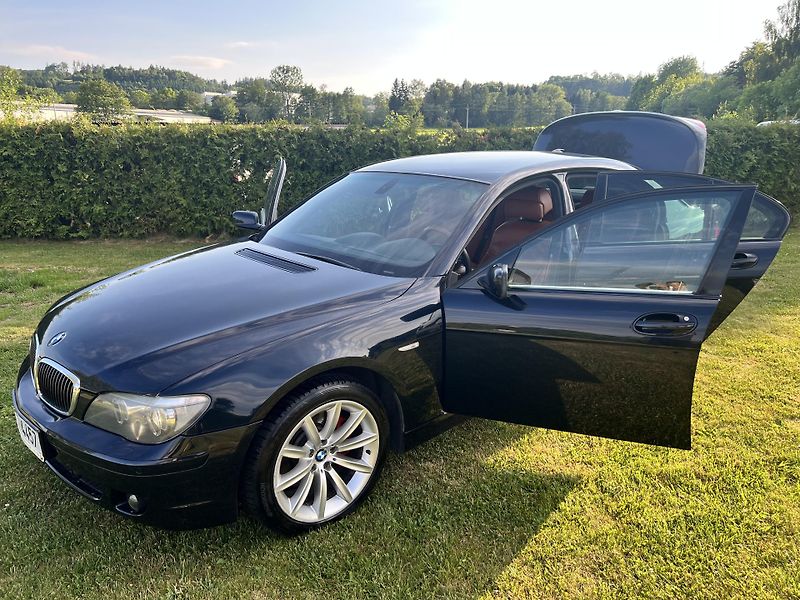 BMW Řada 7 3.0 170KW,MAX VÝBAVA,T.Z - fotka 26 z 46