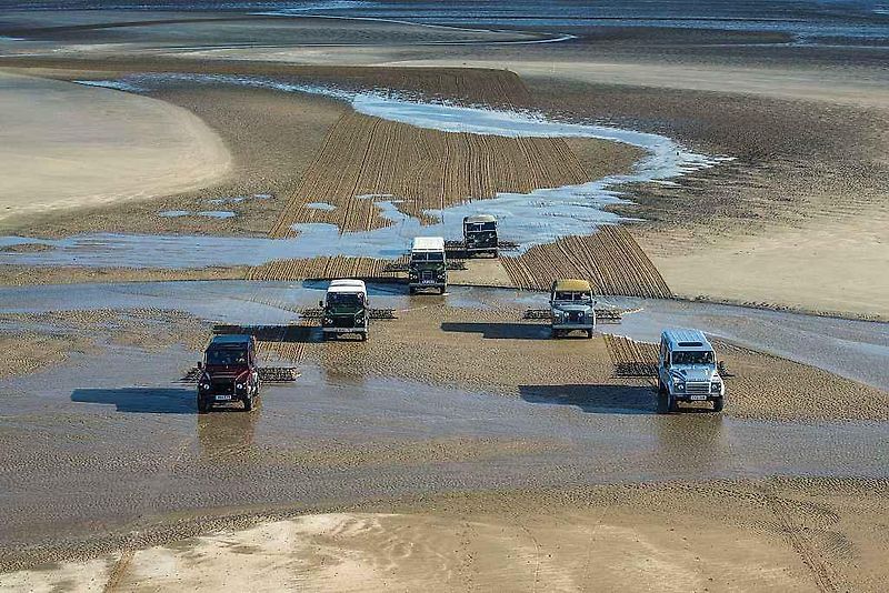 Land Rover Defender Adventure.