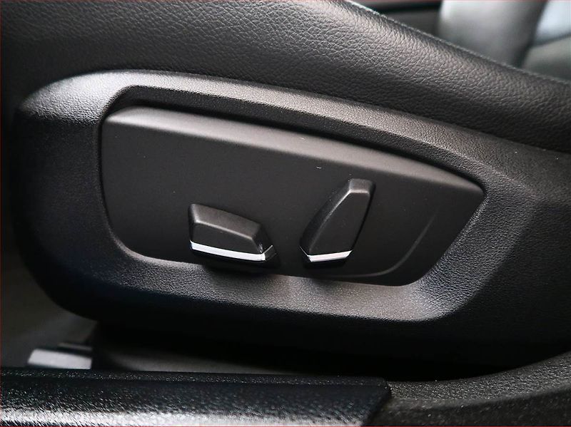 BMW Řada 5 (2015) 530d xDrive, 4X4, Automat - fotka 20 z 21