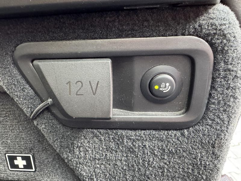 BMW X7 40xD-R22-SKY-LCD-NOČNÍ V-ČR - fotka 43 z 44
