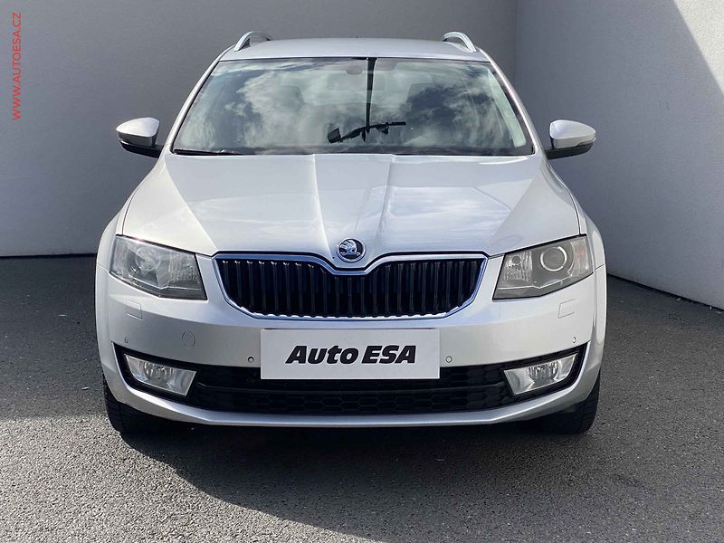 Škoda Octavia (2013) 2.0 TDi, DSG, webasto, xenon - fotka 2 z 19
