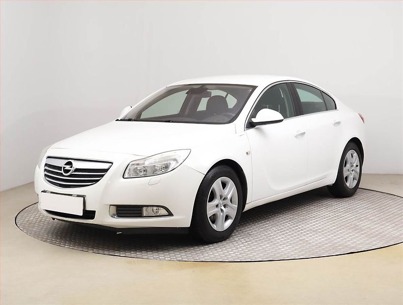 Opel Insignia (2009) 2.0 CDTI, Automat, Tempomat - fotka 2 z 18