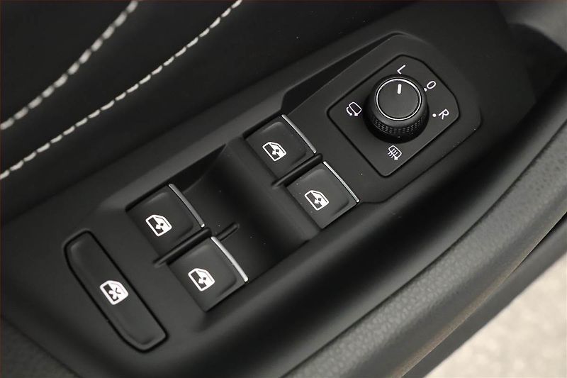 Volkswagen Arteon (2023) 2.0 TDI - fotka 9 z 20