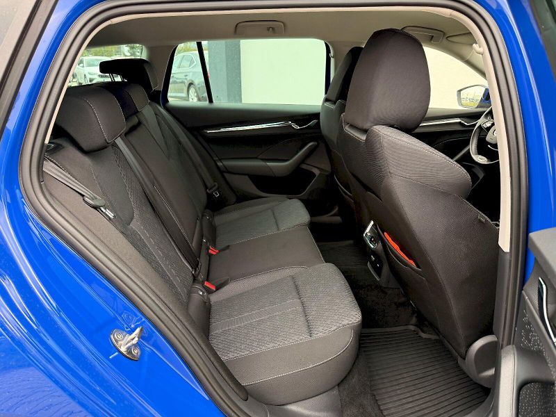 Škoda Octavia (2023) COM STY plus TD 110/2.0 A7A - fotka 12 z 35