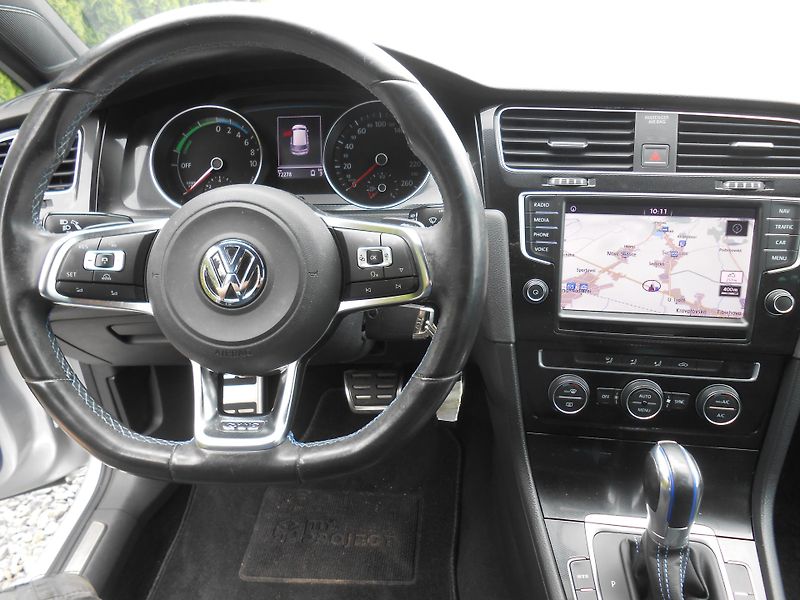 Volkswagen Golf GTE,PLUG-inHybrid,72TKm! - fotka 30 z 40