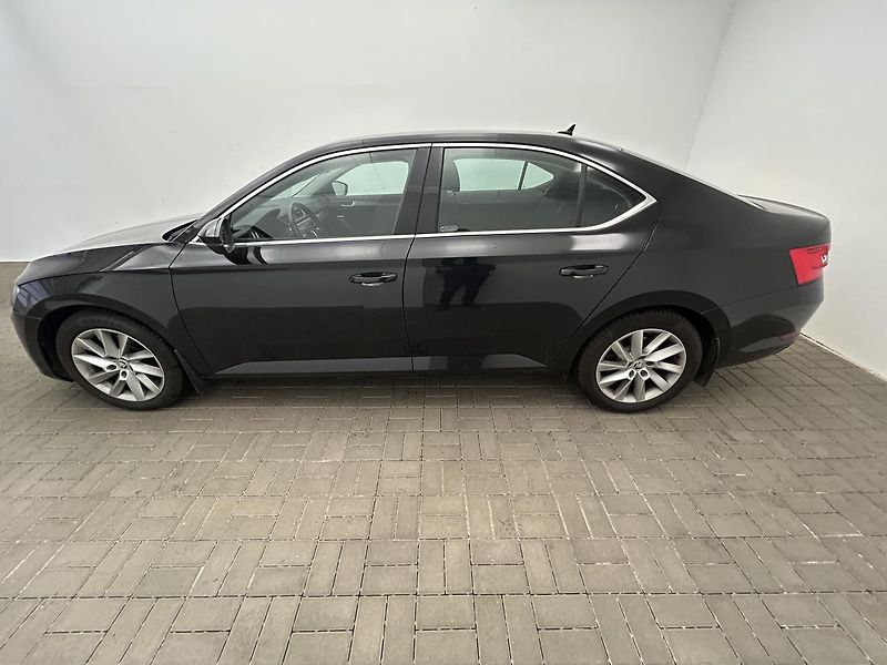 Škoda Superb 2.0 TDI 4x4 Style - fotka 3 z 24