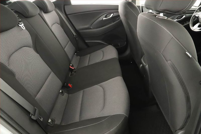 Hyundai i30 (2023) Comfort 1.0 T-GDI, ČR,1.maj - fotka 7 z 13
