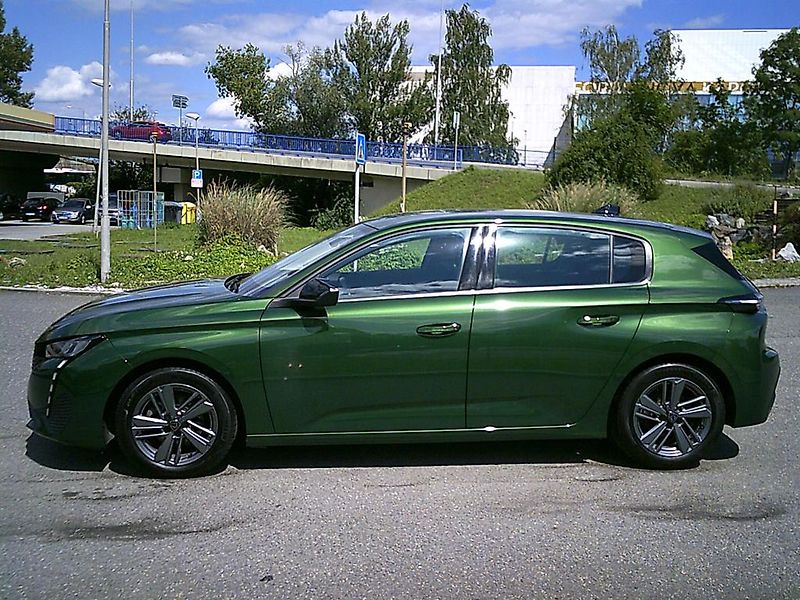 Peugeot 308 (2023) 1.2 KOUPENO ČR,1.MAJITEL - fotka 2 z 15