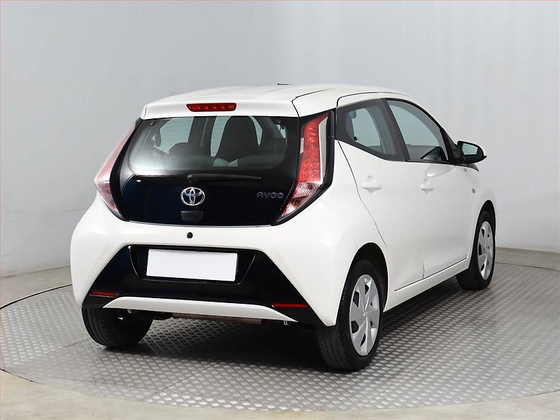 Toyota Corolla (2021) Style 2.0 Hybrid, Automat, ČR - fotka 5 z 13