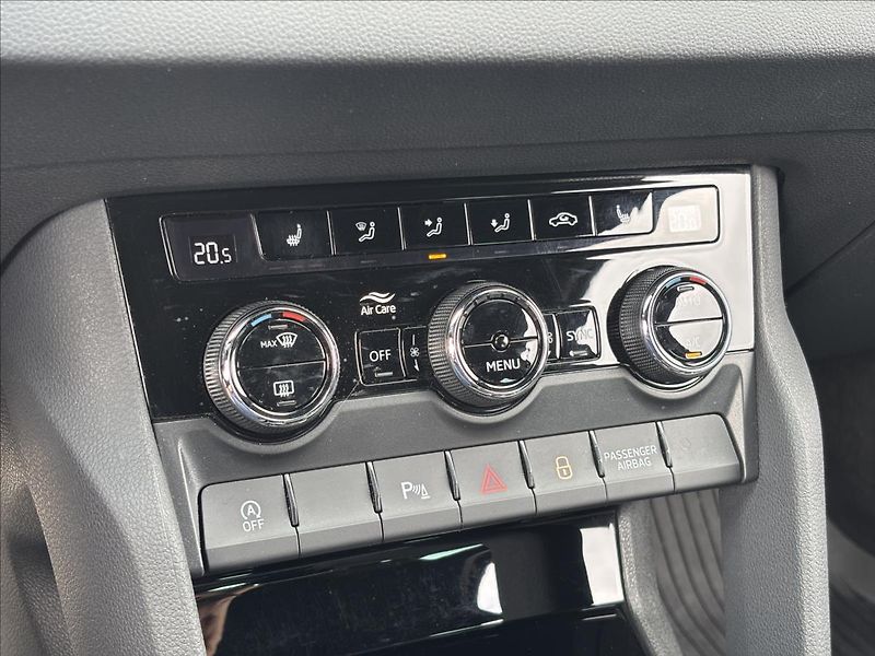 Škoda Karoq 1,5 TSI  110kW Sportline - fotka 44 z 51