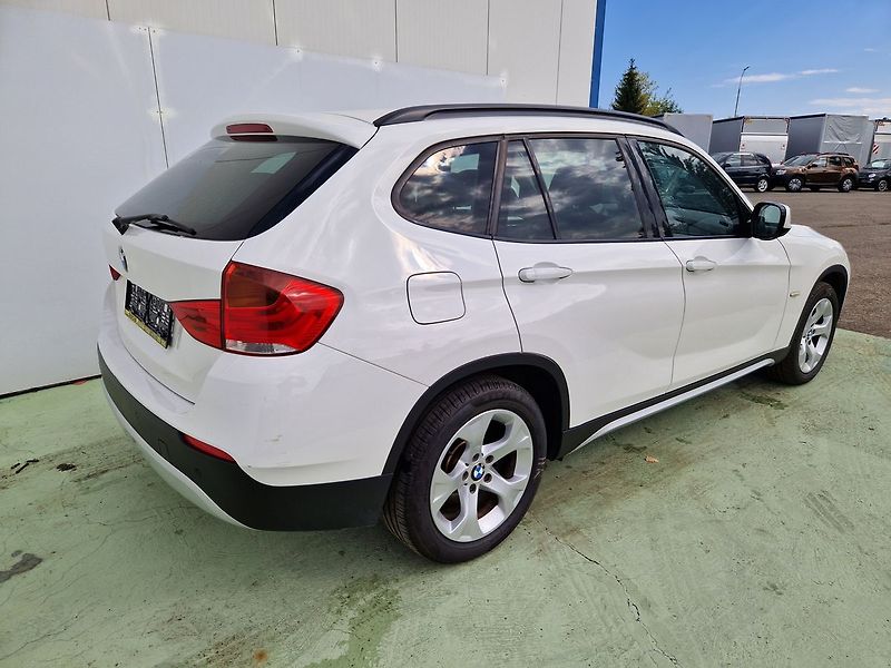 BMW X1 2.0i, 110kW, sDrive - fotka 3 z 32