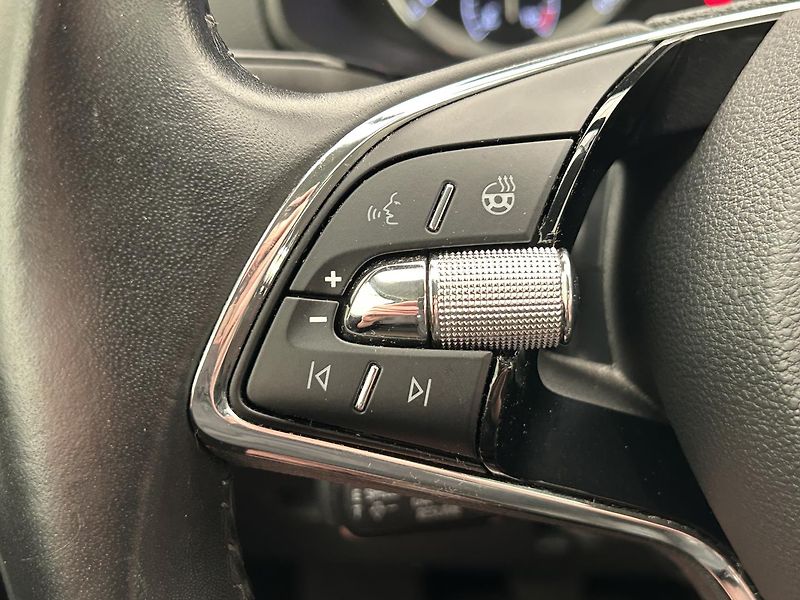Škoda Karoq 1.5 TSI Style Plus - fotka 16 z 30