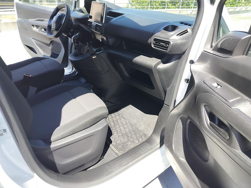 Peugeot Partner 1.5 BlueHDI - fotka 19 z 24