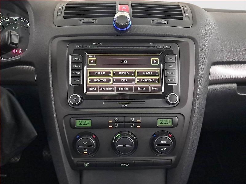 Škoda Octavia (2008) 2.0 TDI, Navi, Xenony - fotka 12 z 17