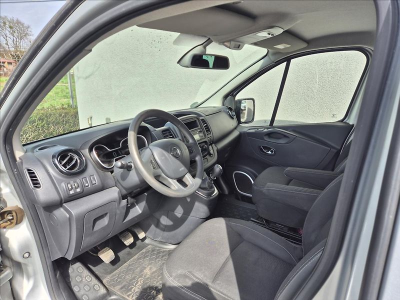Opel Vivaro (2016) 1,6 CDTi 8 9 Míst TZ Tempomat - fotka 11 z 30