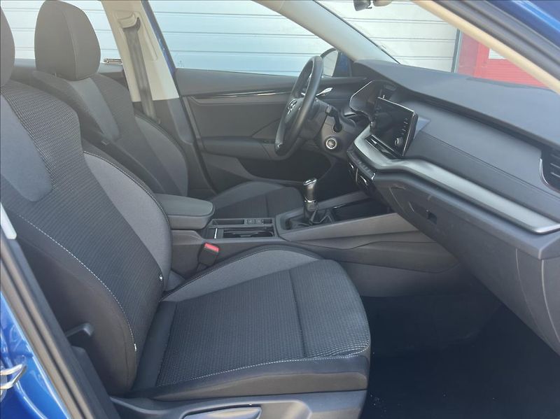 Škoda Octavia 2,0 TDI 85kW Ambition Combi - fotka 22 z 31