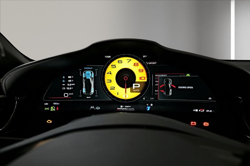 Ferrari Purosangue (2025) CARBON / PANO / MASÁŽ - fotka 15 z 25