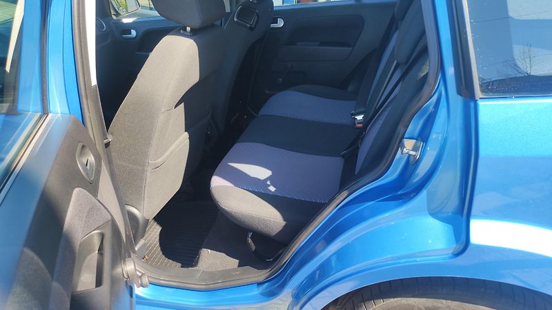 Ford Fusion (2009) 1,6 74kW ČR plný servis - fotka 18 z 21