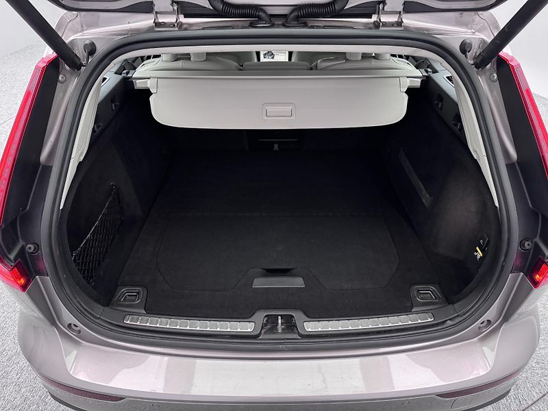 Volvo V60 CC D4 AWD MOMENTUM POLESTAR  - fotka 5 z 40