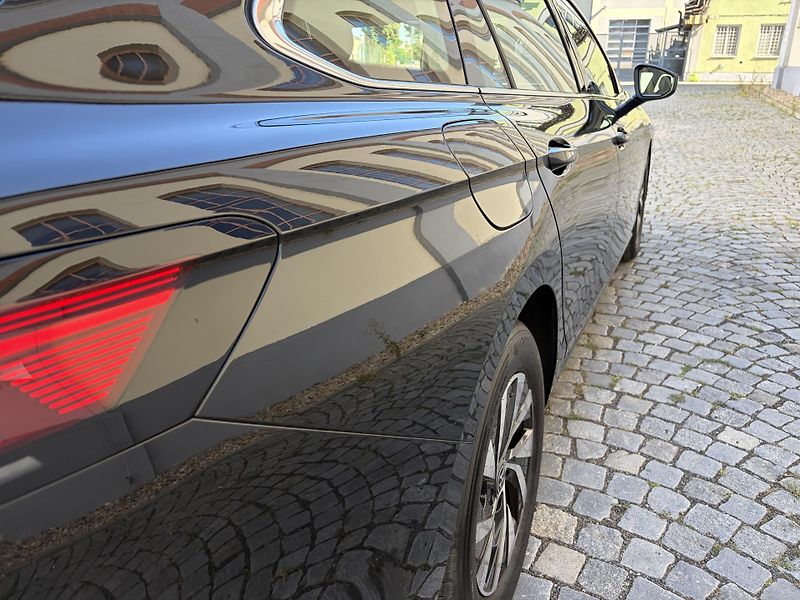 Volkswagen Passat 2,0 TDI Business - fotka 12 z 33
