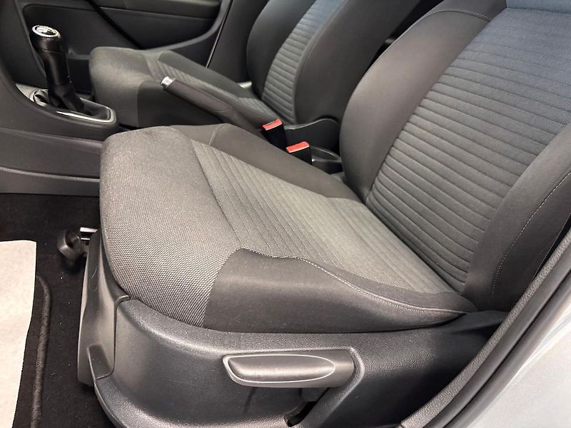 Volkswagen Polo 1.2i - fotka 13 z 28