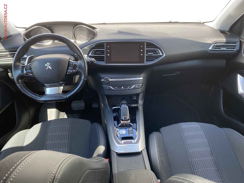 Peugeot 308 (2018) 1.2 PT, Allure, AT, navi, TZ - fotka 8 z 18