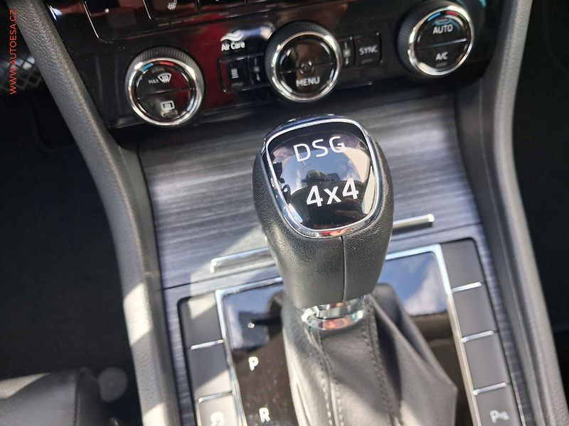 Škoda Superb (2019) 2.0 TDi 4x4, Style, DSG, LED - fotka 12 z 24